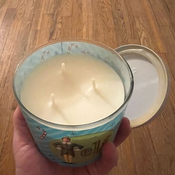 Goose Creek Limited Edition ELF 3 Wick Candle Candy Cane 14.5 oz - Picture 5 of 7